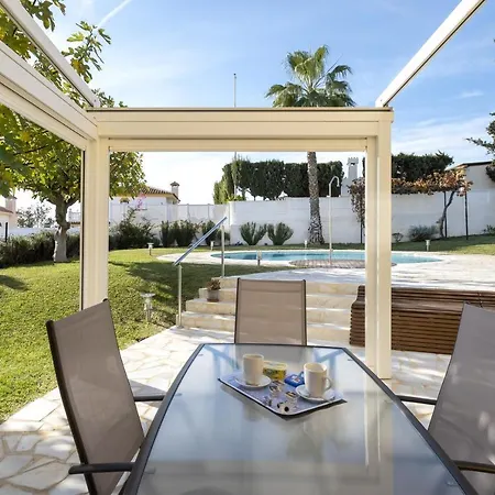 Jacaranda Familiar Villa
